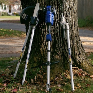 One weed wacker, five lawn tools: Meet the Badger