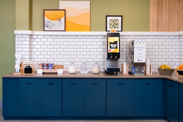 What smart travelers know about booking hotels