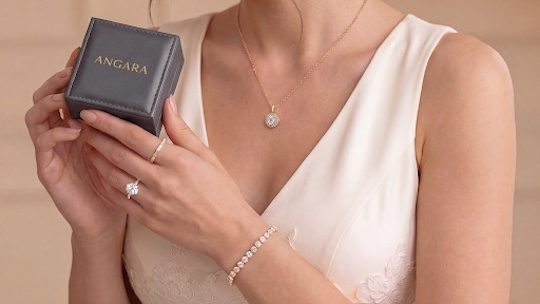 Up to 15% off custom-made engagement rings