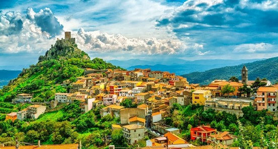 Italian houses available for low opening bids