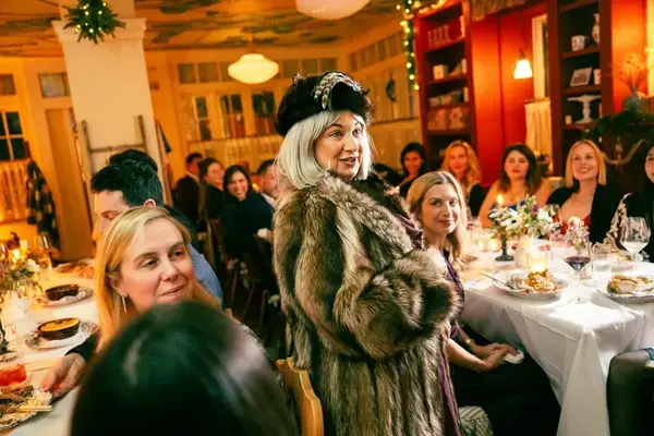 Travelers Are Dying to Solve a Murder on Vacation