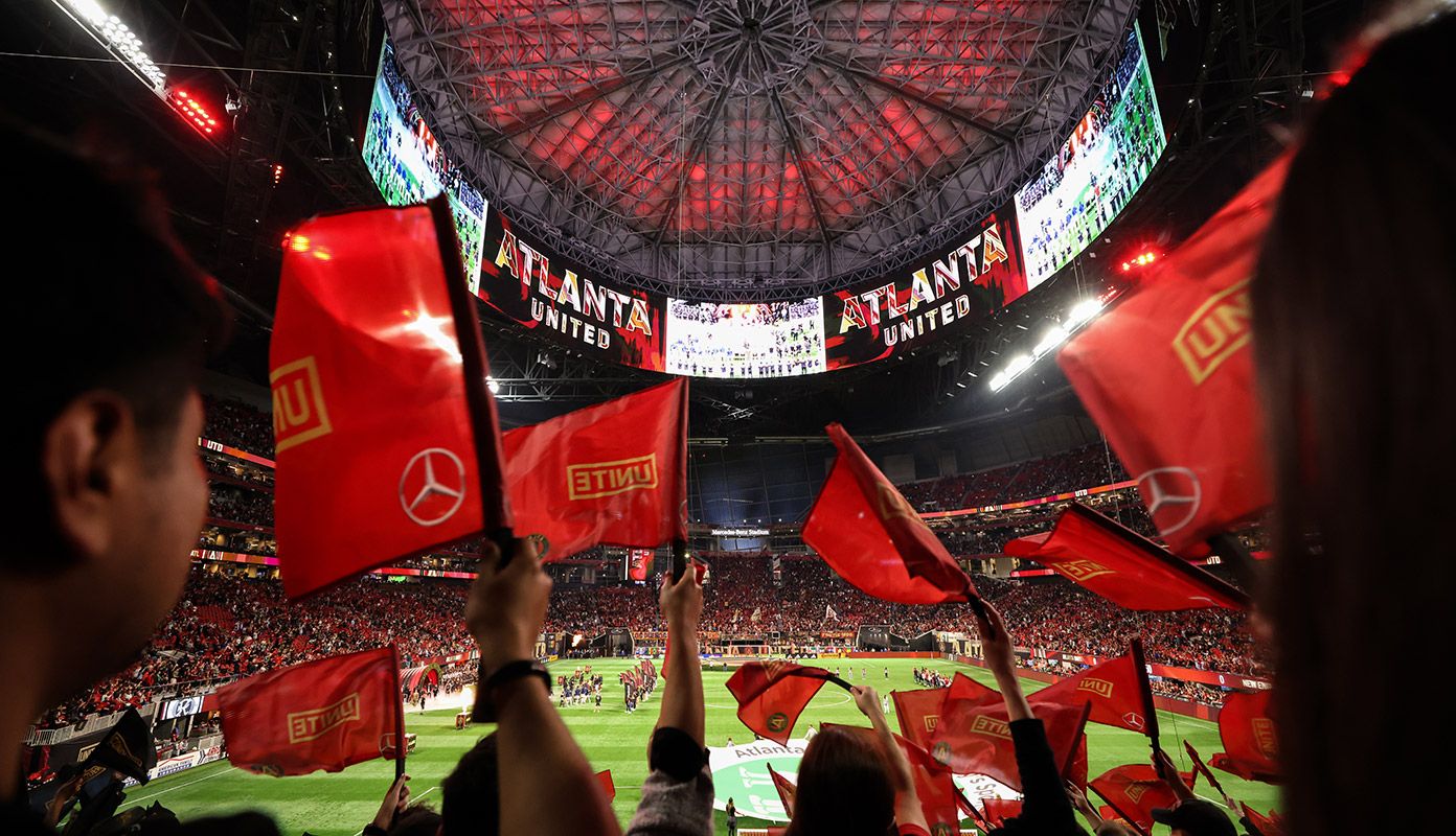 17s cheering in the crowd at Mercedes-Benz Stadium