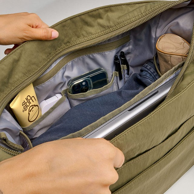 inside of rise everyday tote