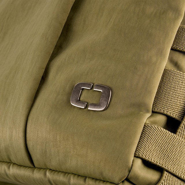 close up of everyday tote exterior material