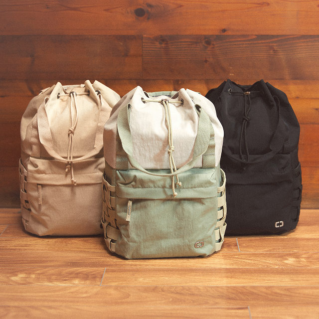 Rise tote in Vanilla, Black, and Matcha