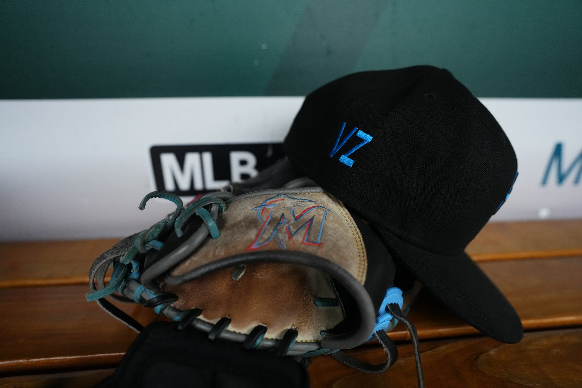 Marlins hat in support of Venezuela