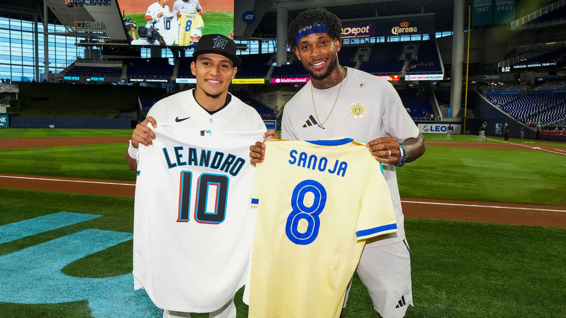 Javier Sanoja, Leandro Bacuna