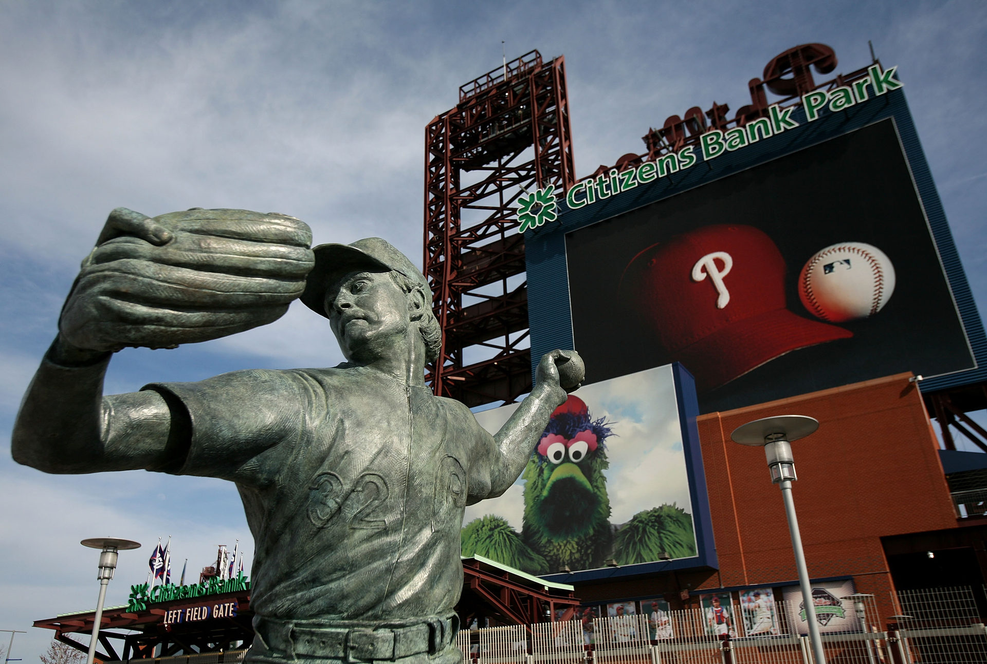 Steve Carlton's statue outside Citizen's Bank Park
