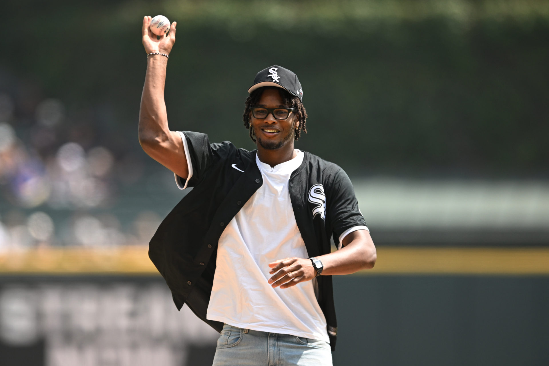 Morez Johnson Jr. throws out first pitch