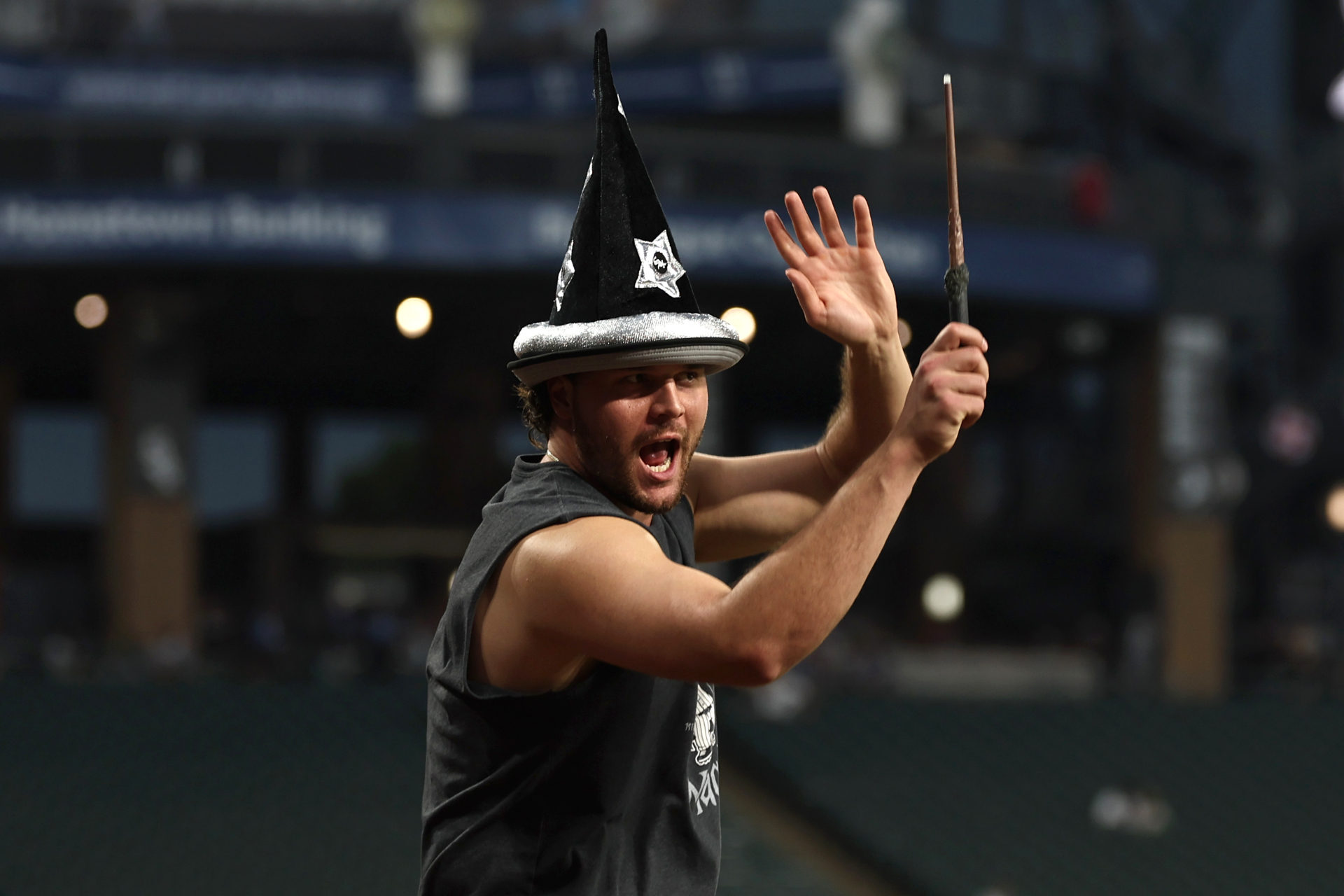 Mike Vasil waves White Sox magic wand