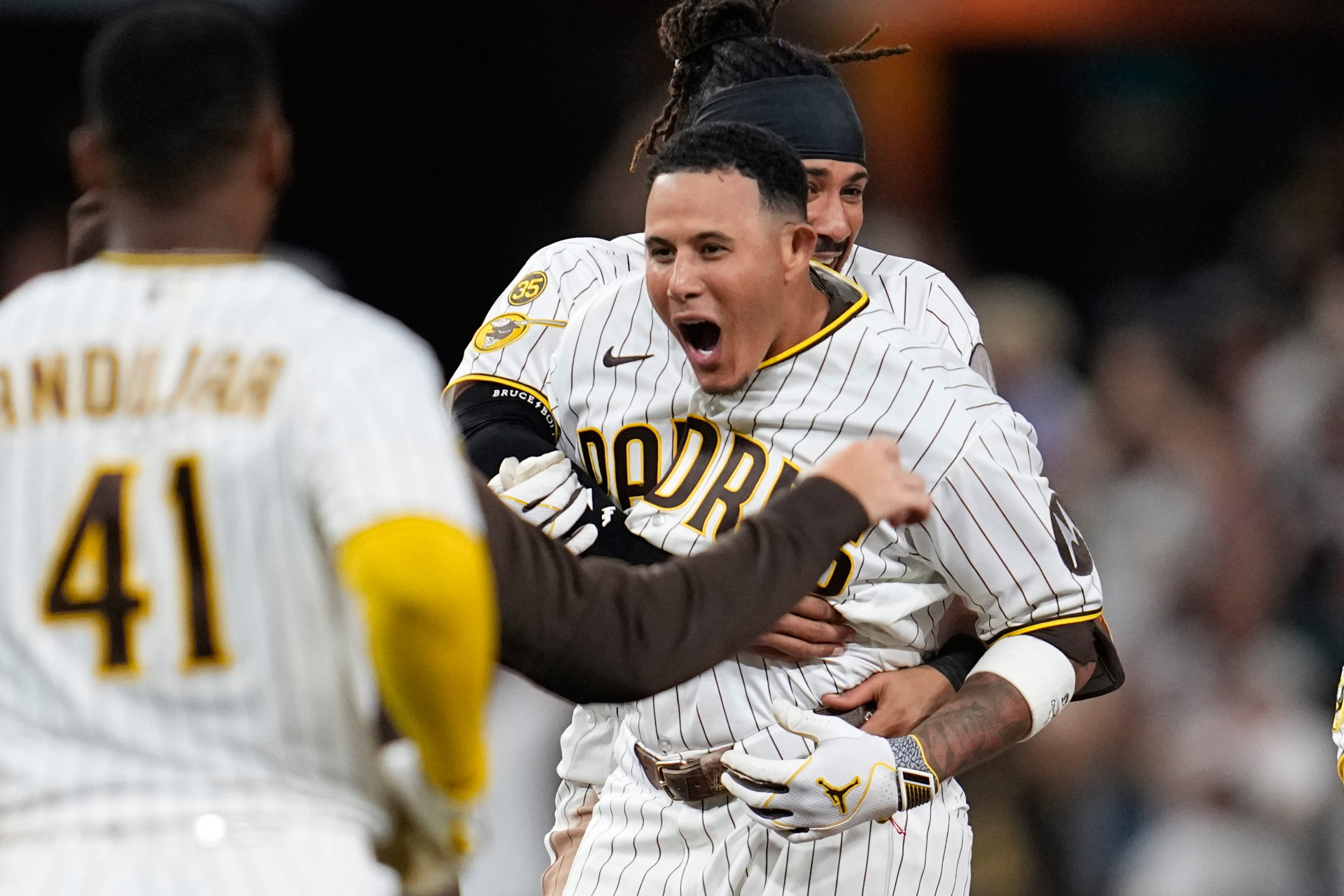 Manny Machado walk-off