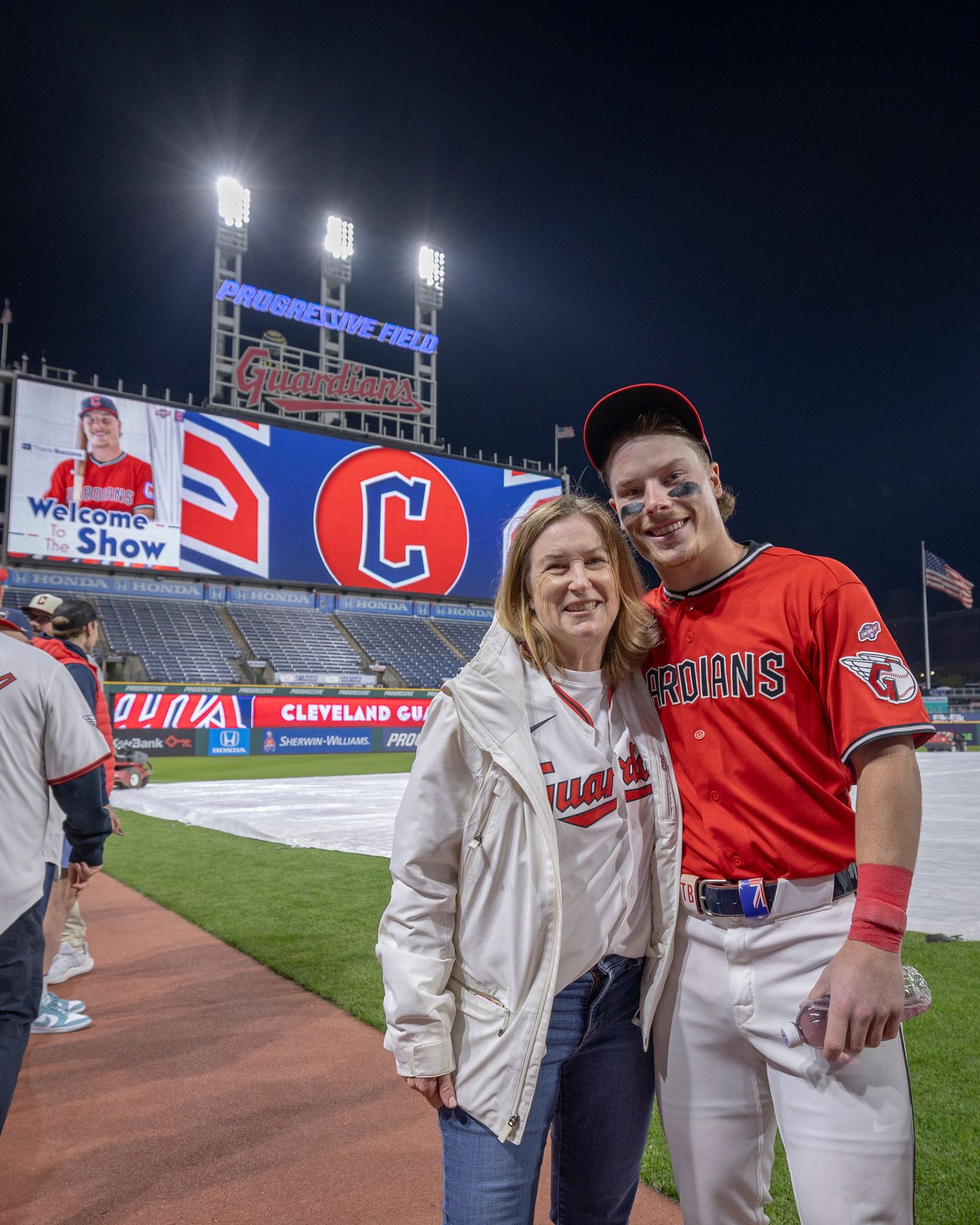 Travis Bazzana with his mom, Jenny