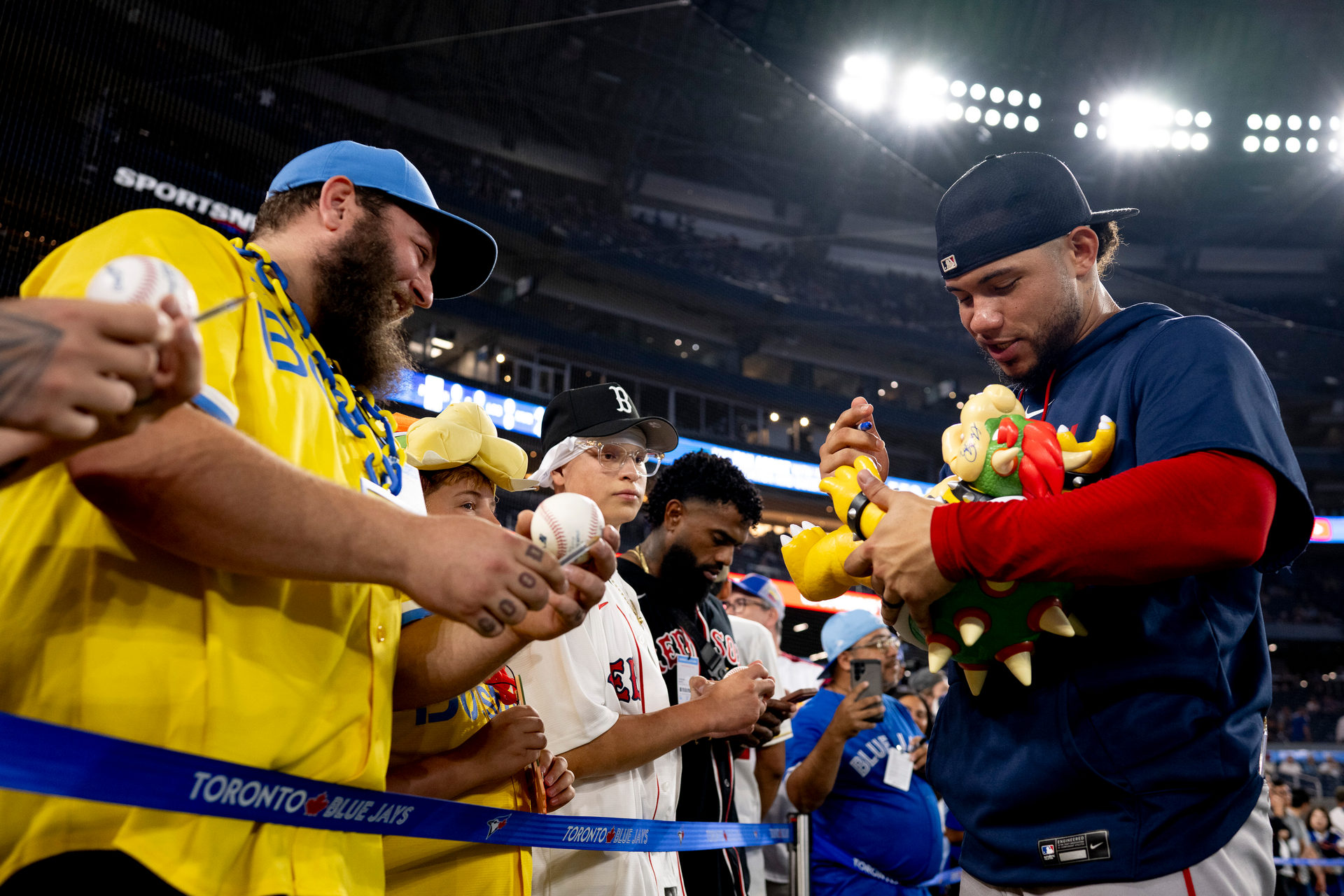 Willson Contreras signing Bowser toy