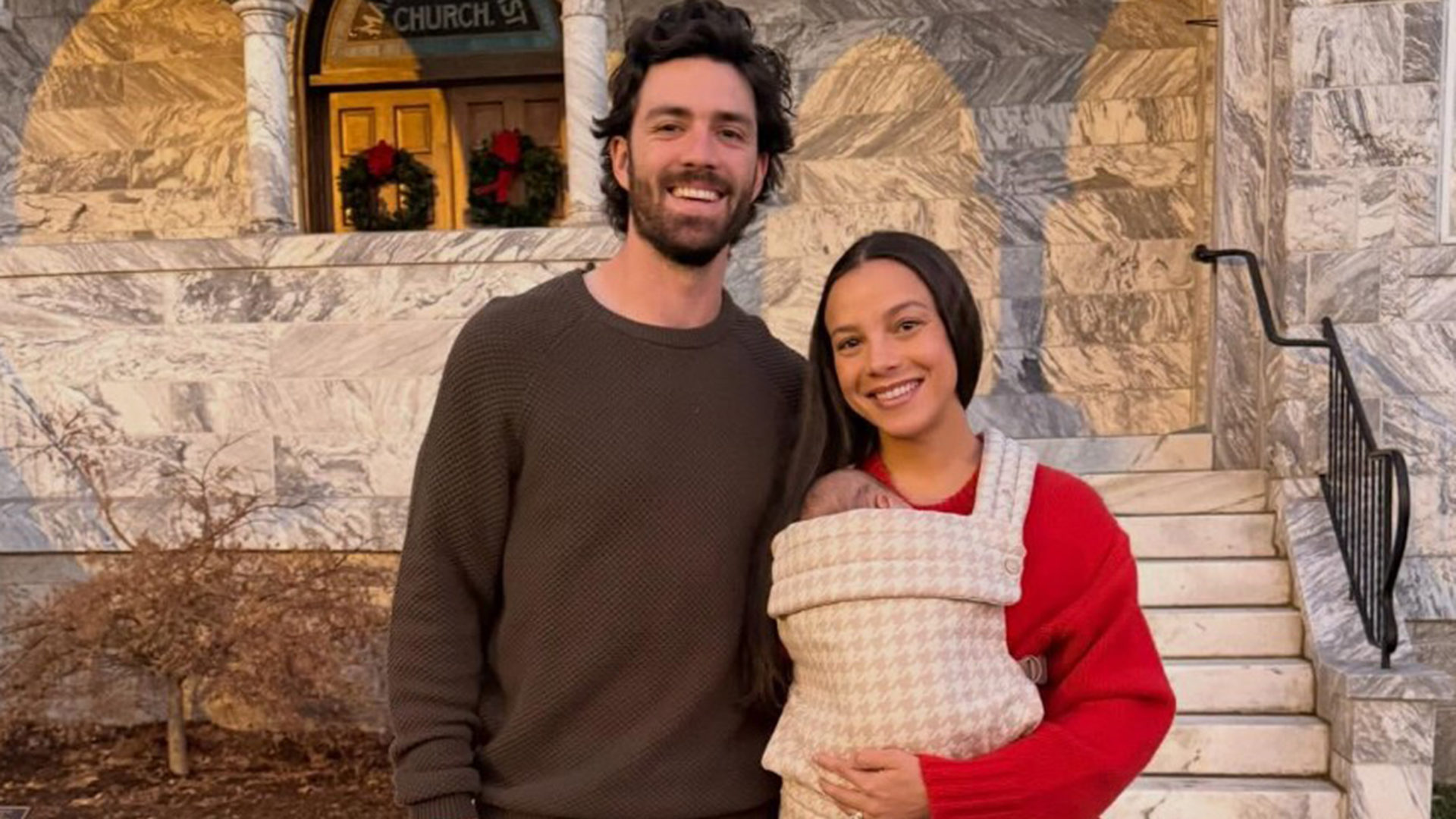 Dansby Swanson, Mallory Swanson with daughter Josie