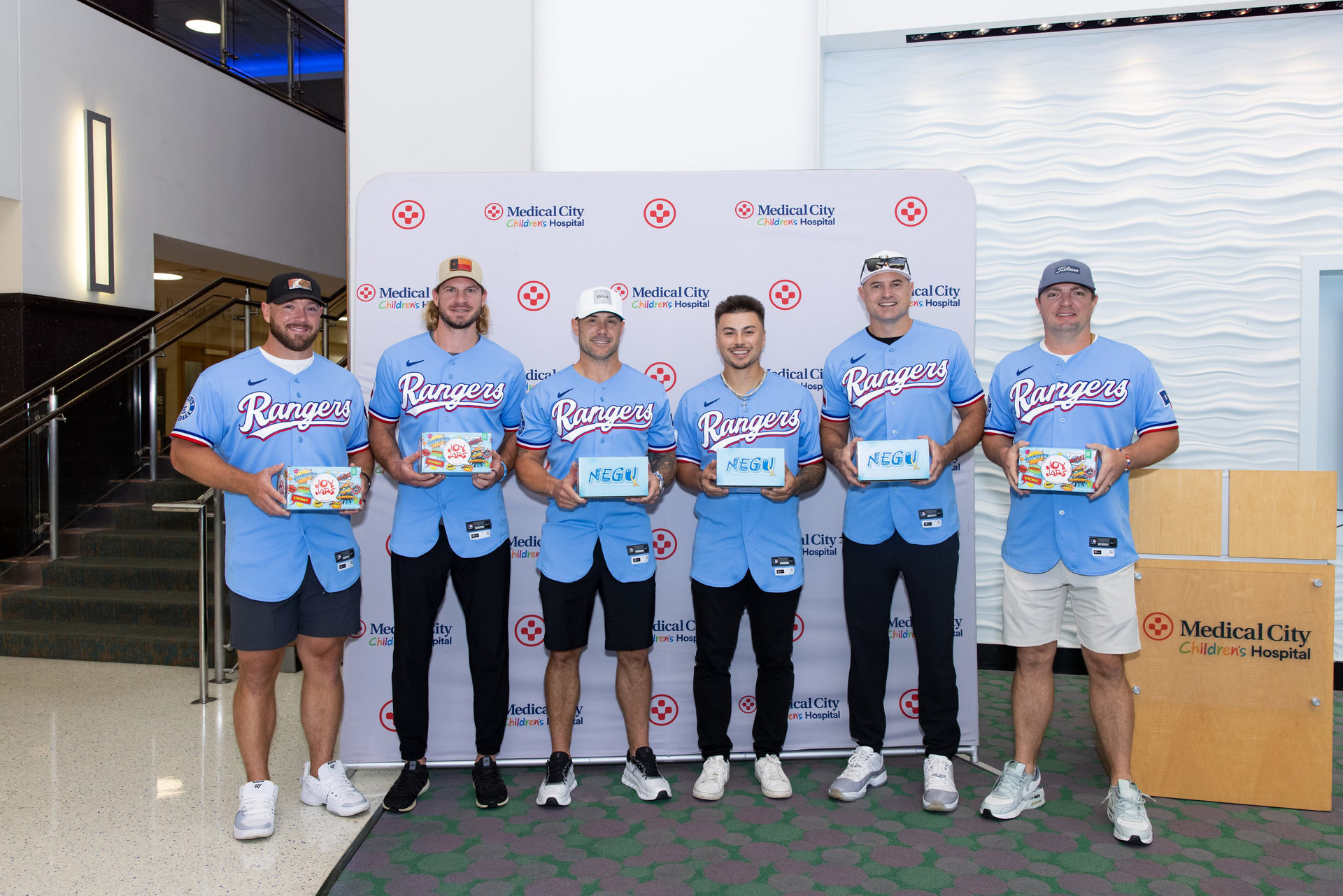 Rangers visit Medical City Children's Hospital
