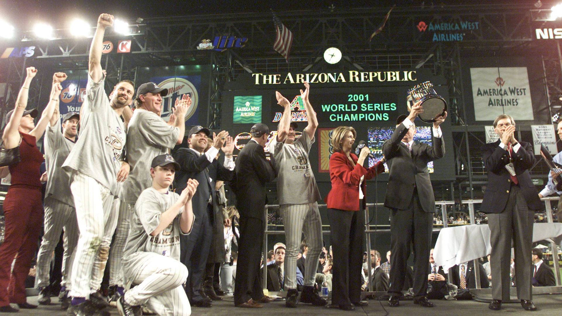 2001 D-backs World Series trophy ceremony