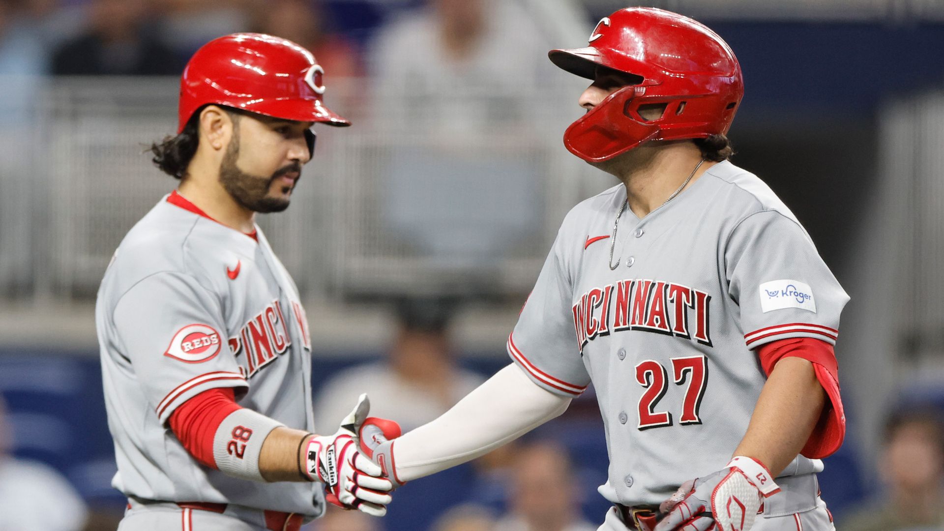 Eugenio Suárez, Sal Stewart