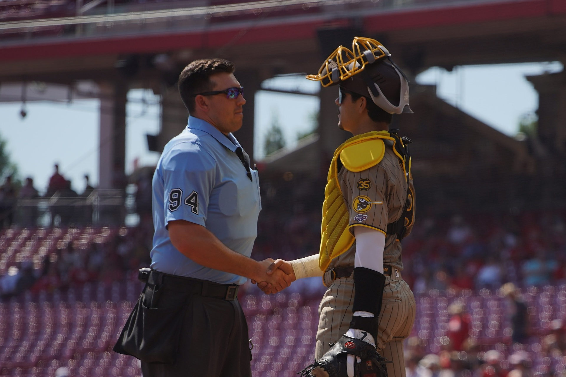 Ethan Salas meets umpire in MLB debut