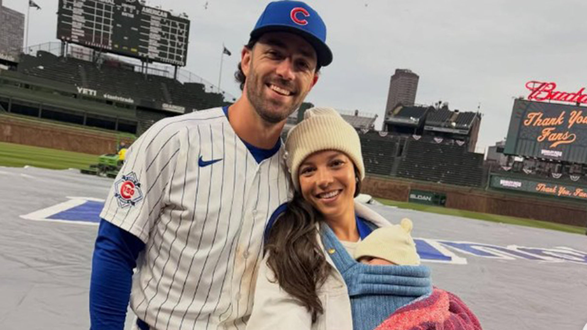 Dansby Swanson, Mallory Swanson with daughter Josie
