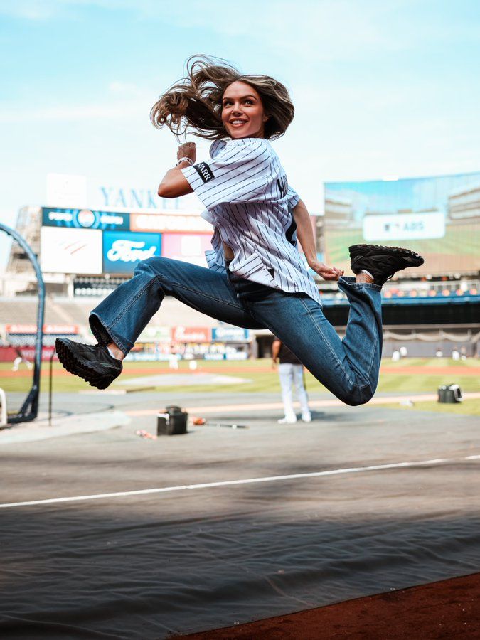 Chari Hawkins