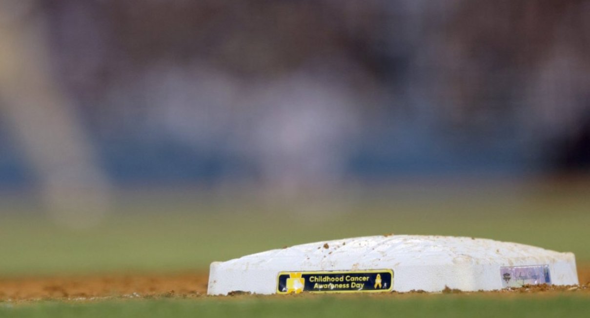 MLB honors Childhood Cancer Awareness Day