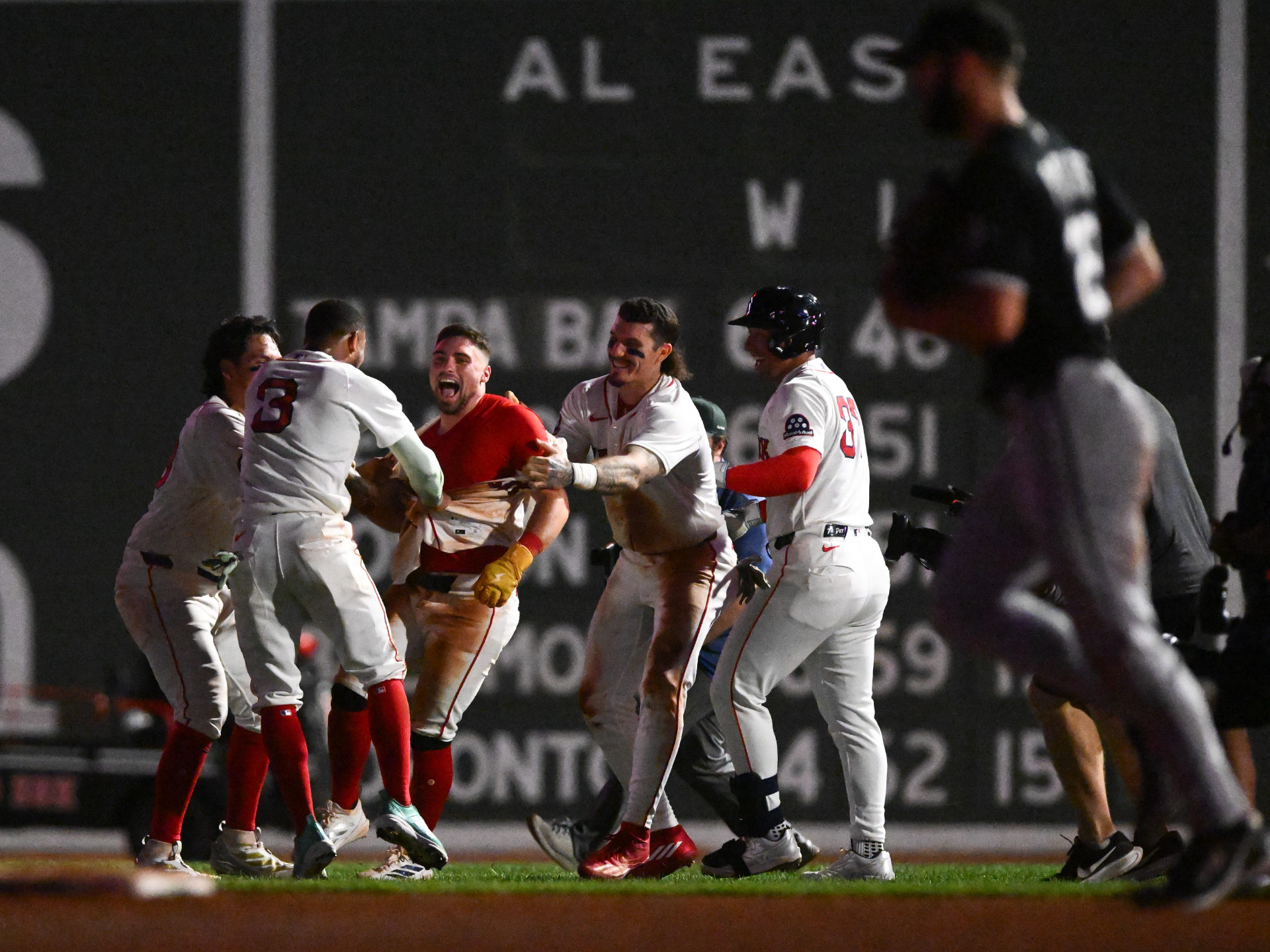 Red Sox celebrate their 8th straight win