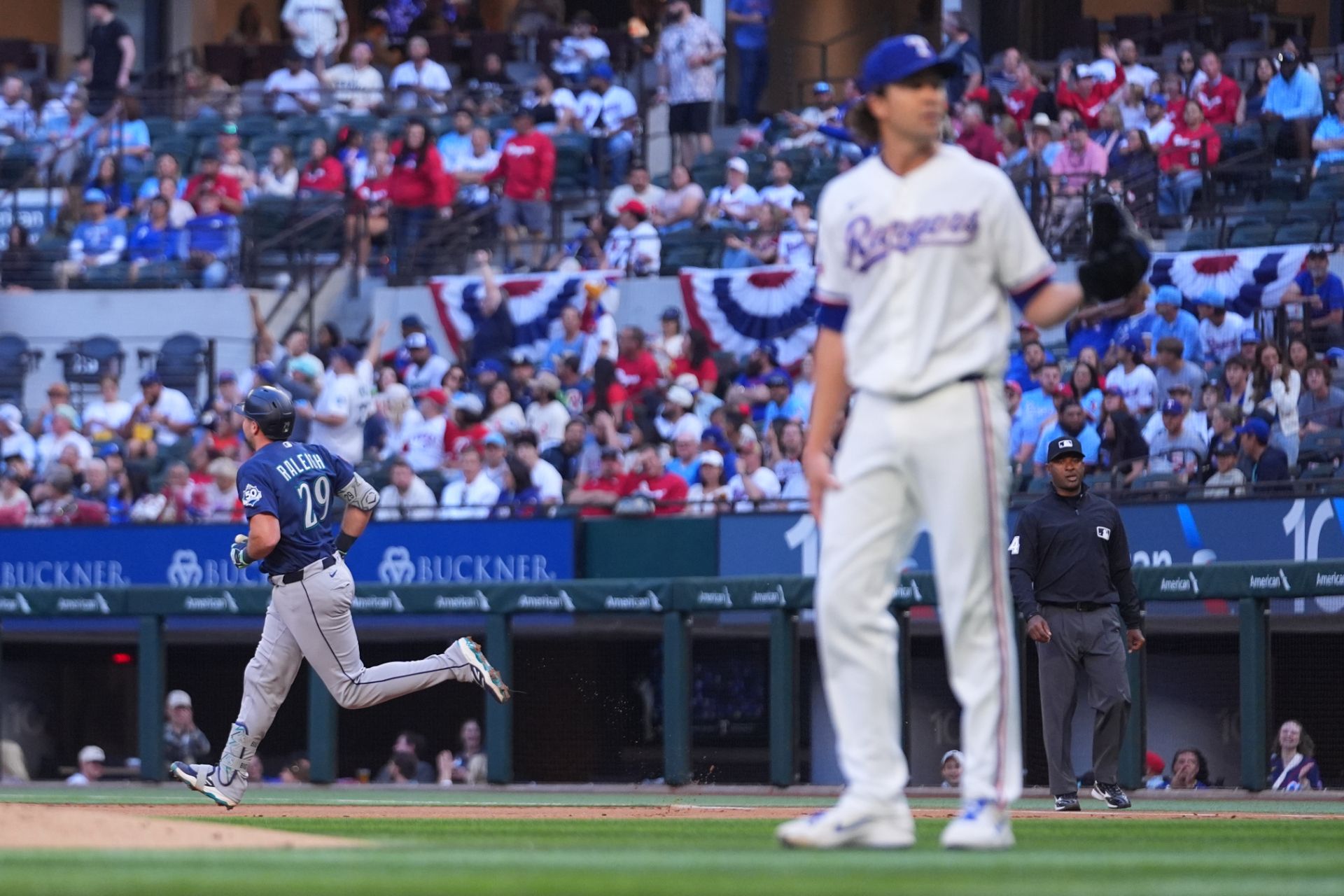 Cal Raleigh's home run off Jacob deGrom