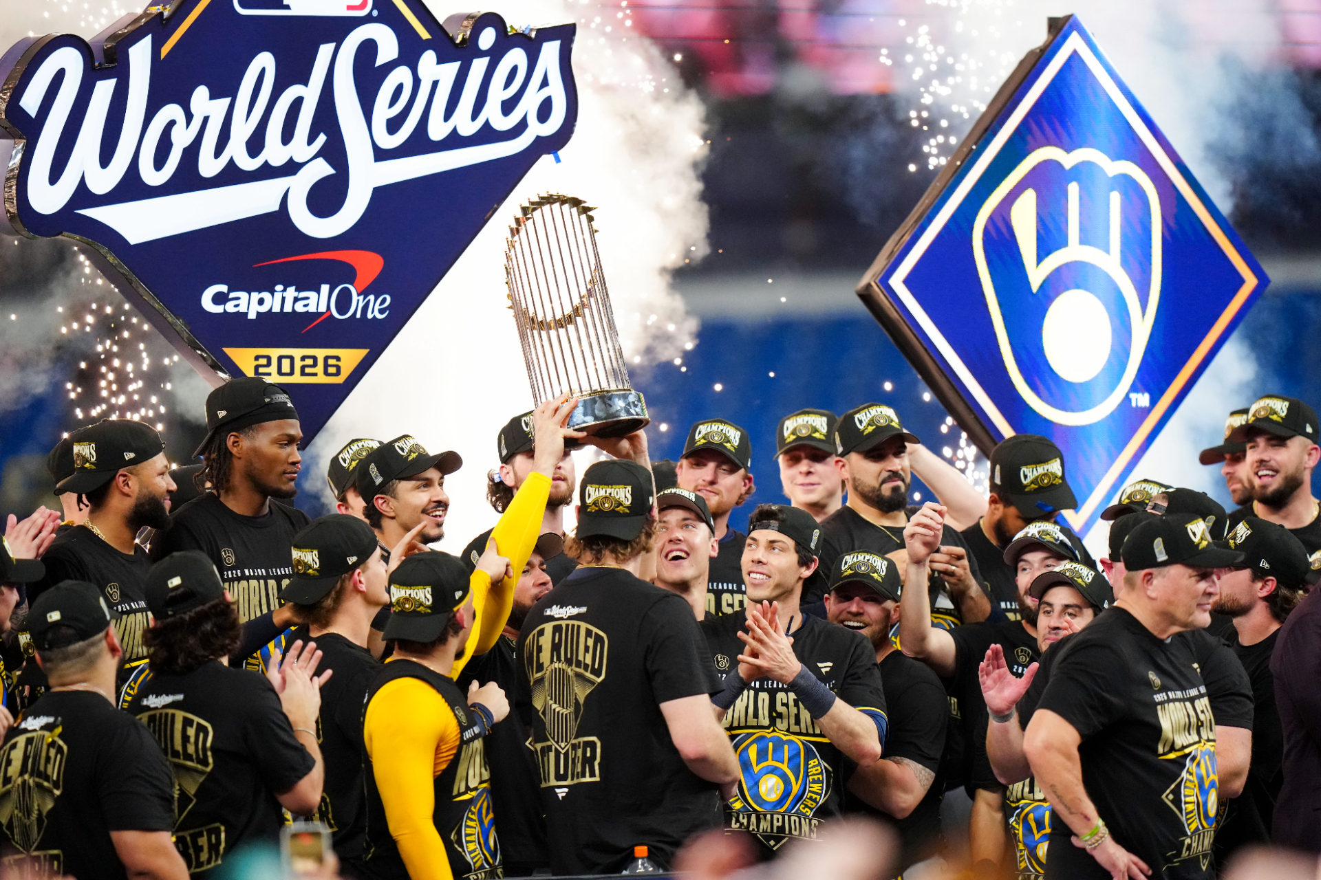 Brewers raise World Series trophy