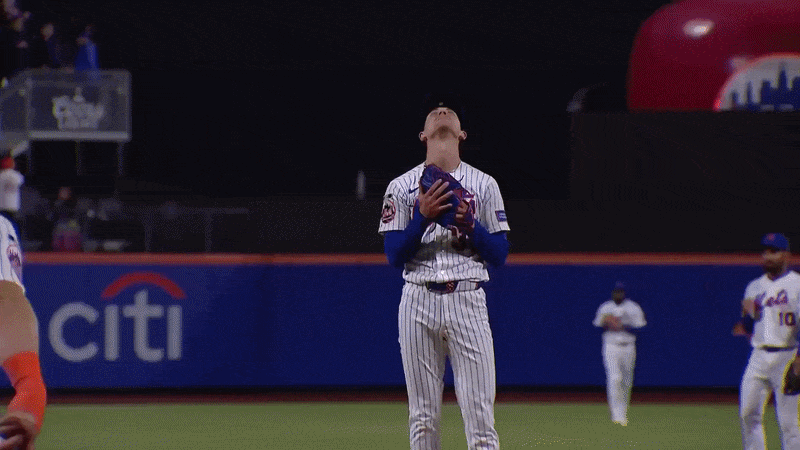 Luke Weaver celebrating the Mets' win